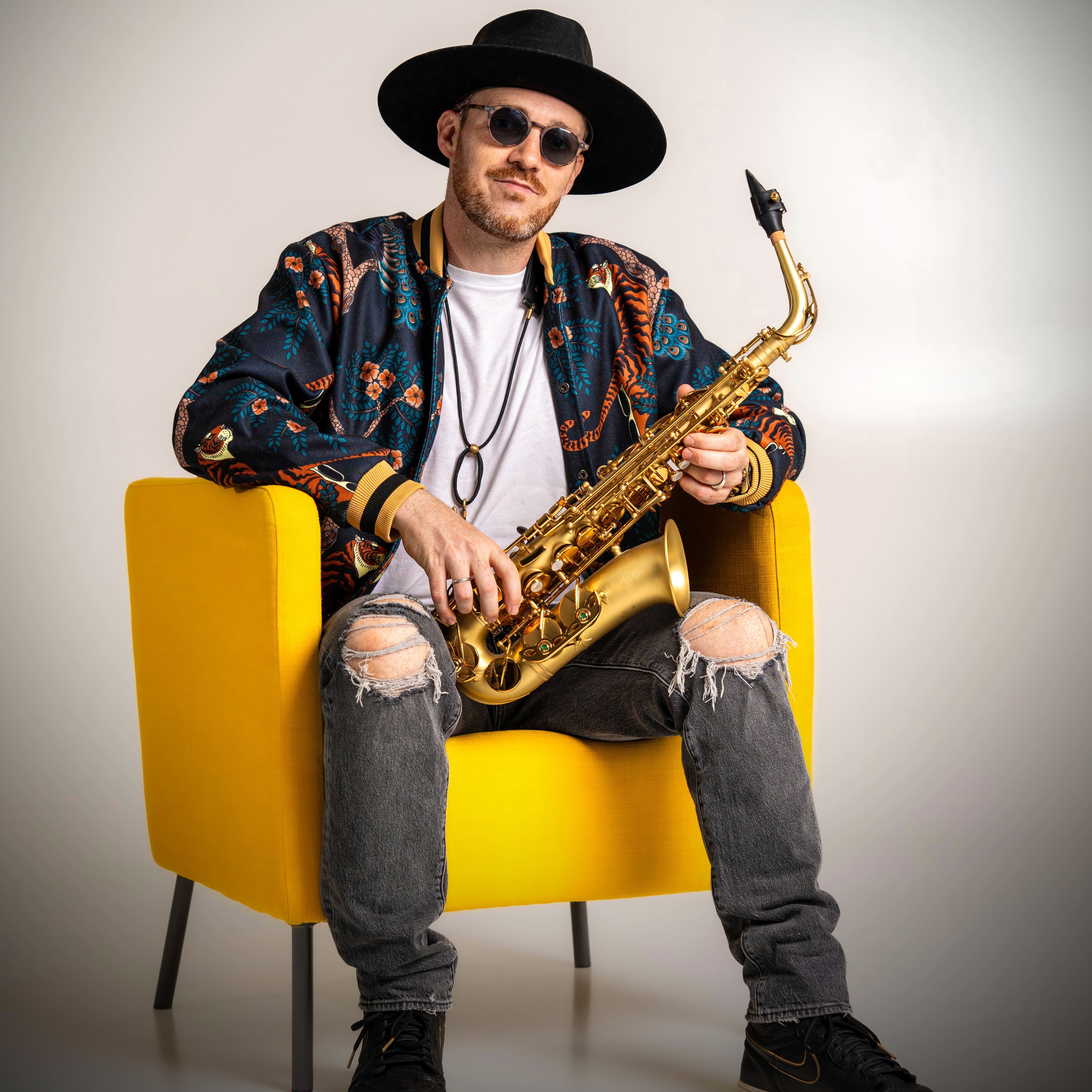 Sax’Appeal: The Swiss Saxophonist Redefining Live Music with Electro-Jazz Elegance